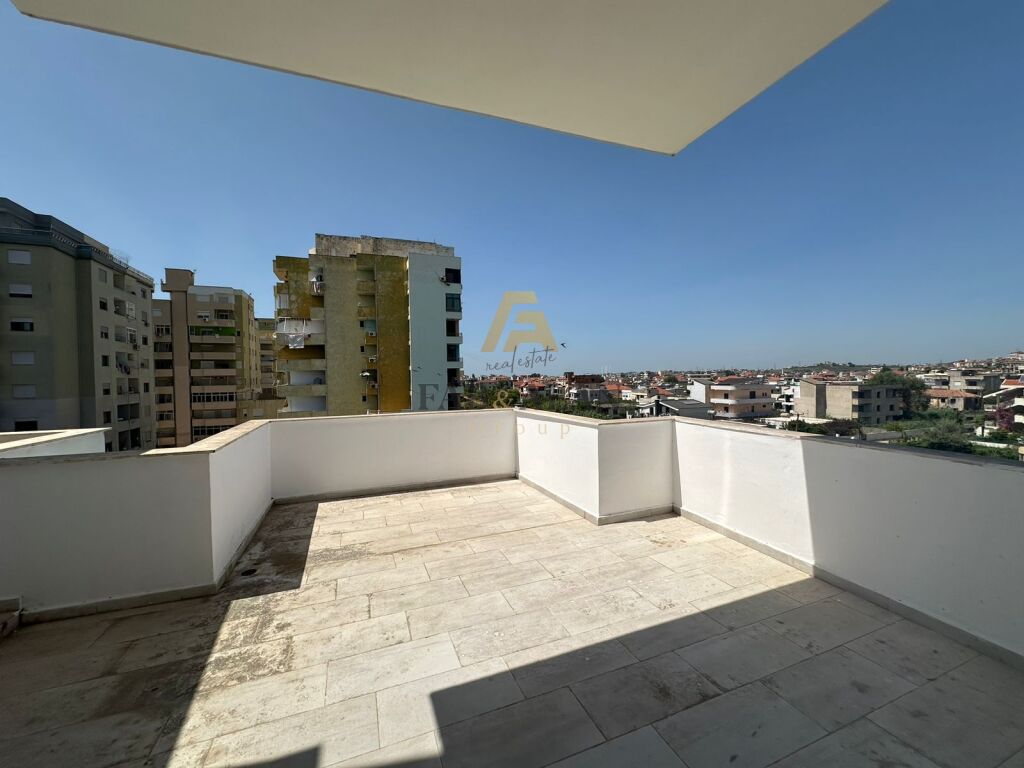 TEK PLAZHI ILIRIA APARTAMENT 1+1+VERANDE PER SHITJE! 3