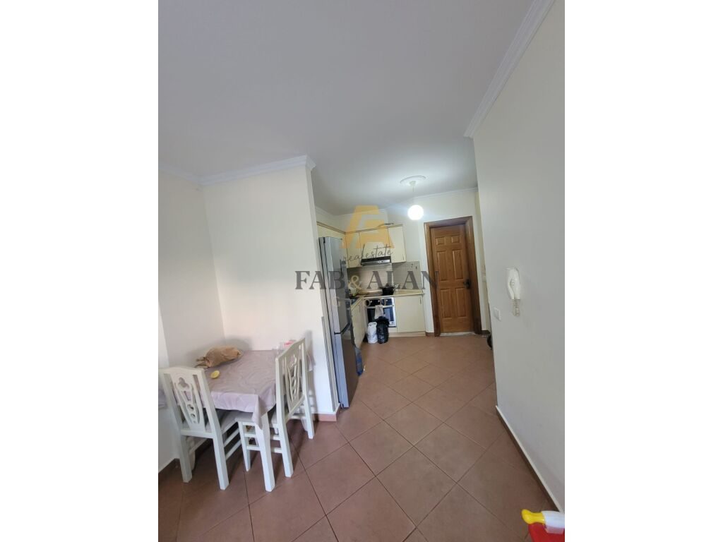 TEK 5 MAJI APARTAMENT 1+1 PER SHITJE ! 4