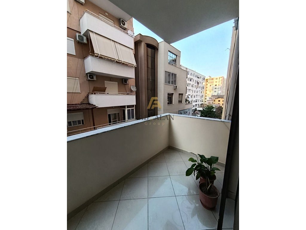 3+1+2 PER SHITJE NE DURRES PRANE STADJUMIT!