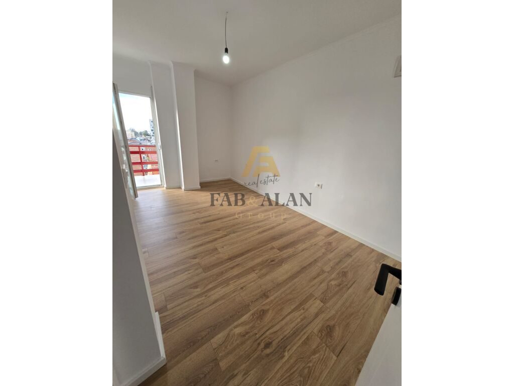 OFROJME APARTAMENT 2 + 1 TE RRUGA XHANFIZE KEKO 3