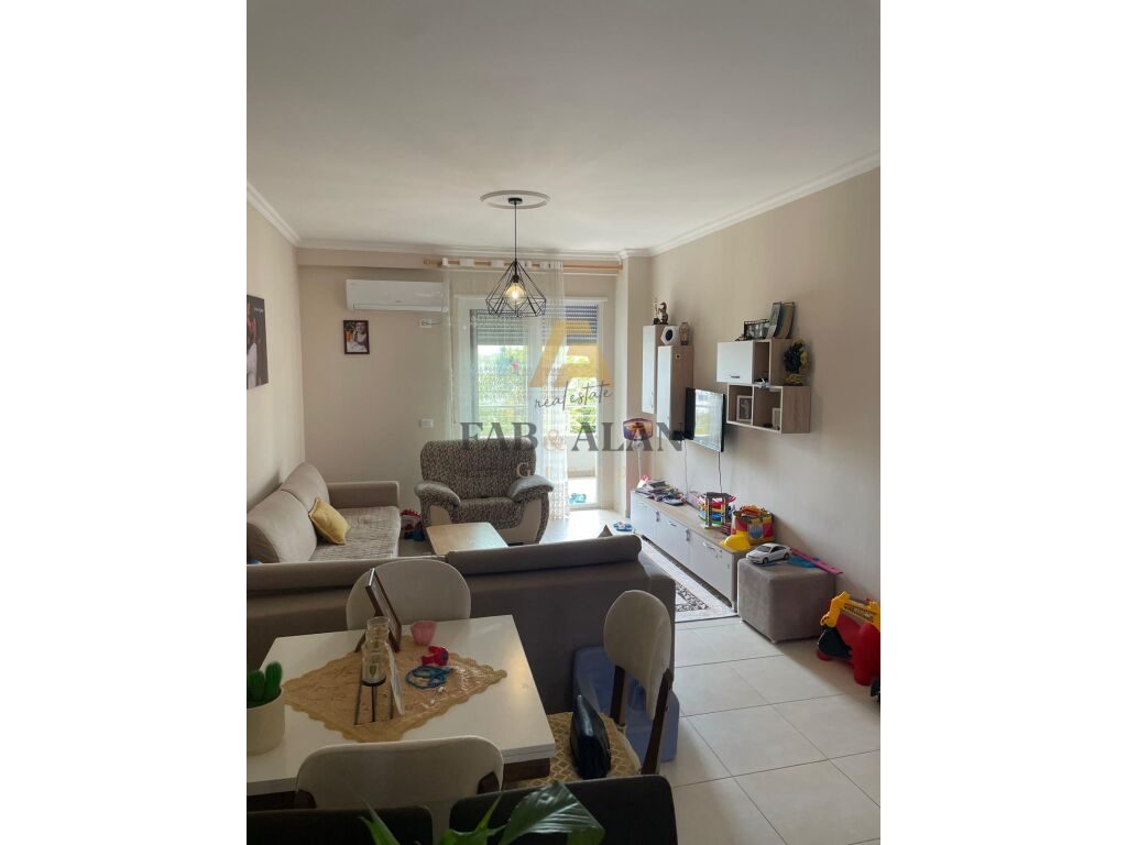 NE KINOSTUDIO APARTAMENT 2+1+2 PER SHITJE!