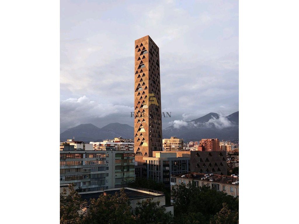 TIRANA TOWER APARTAMENT 2+1 PER SHITJE! 1
