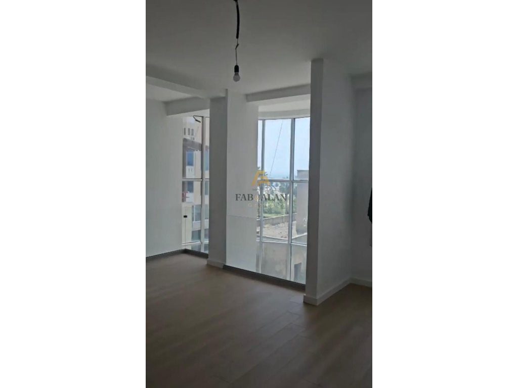 TEK VOLLGA NE DURRES APARTAMENT 3+1+2 PER SHITJE!