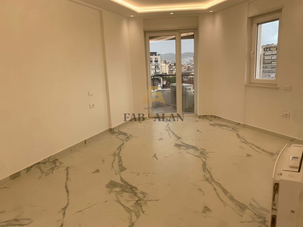 TEK MINE PEZA NE REZIDENCEN DONIKA CENTER APARTAMENT 2+1+2 PER QERA!