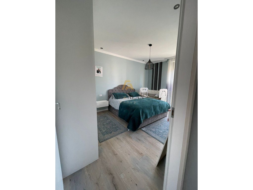 TEK FIORI DI BOSKO APARTAMENT 2+1+2 PER SHITJE! 4