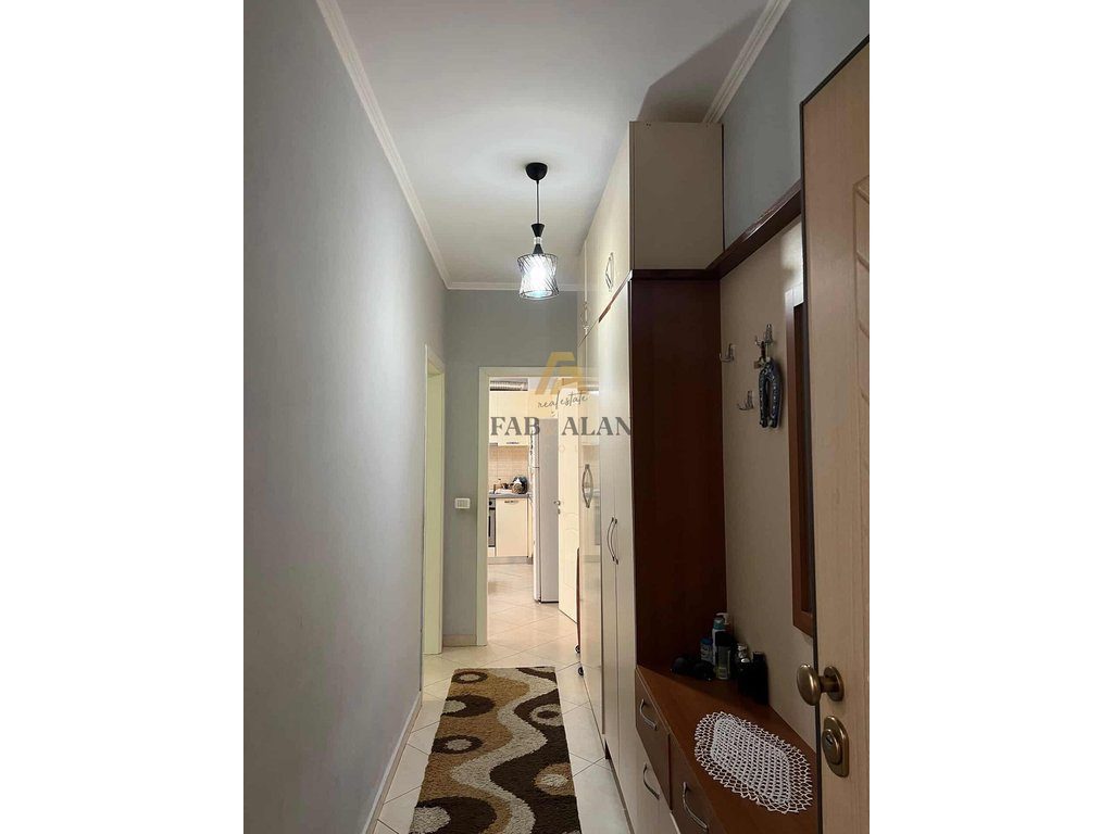 TEK RRUGA E TELEFERIKUT APARTAMENT 1+1 PER SHITJE! 4