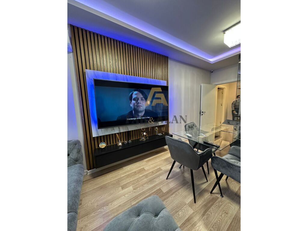 PRANE QESARAKES APARTAMENT LUKSOZ 2+1 PER SHITJE! 3