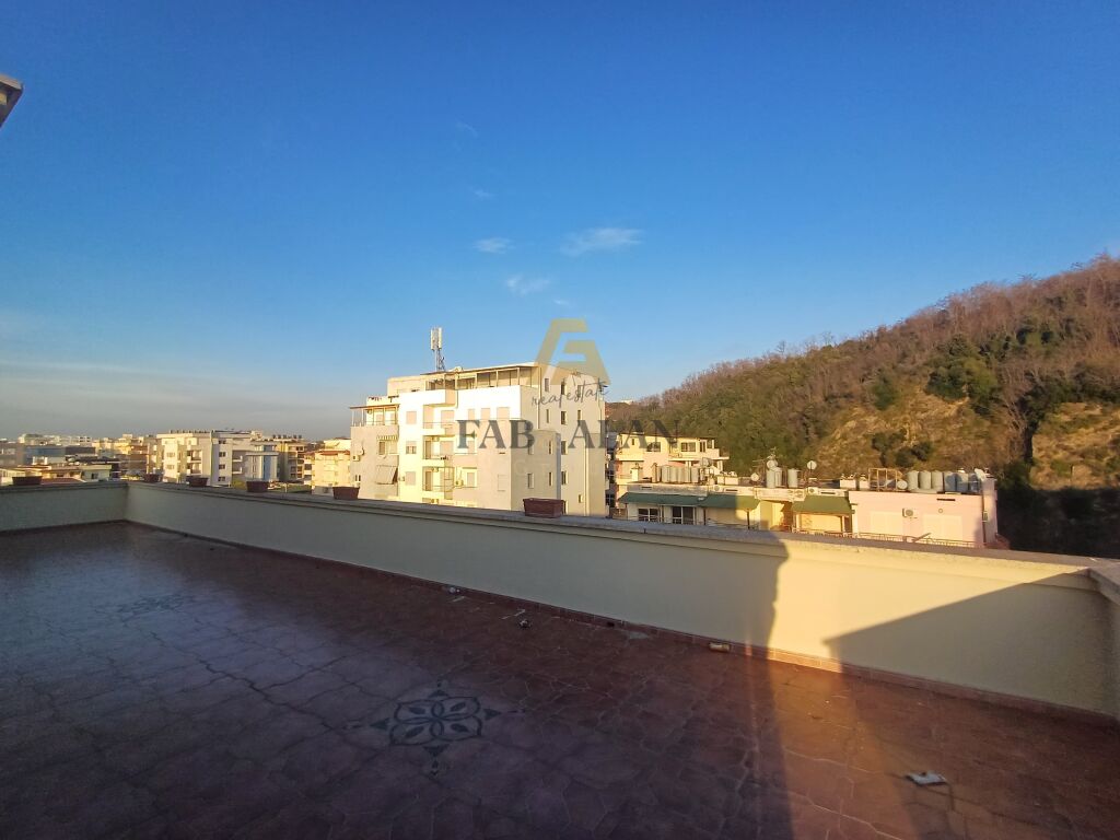 TEK SHKEMBI KAVAJES APARTAMENT 3+1+2+VERANDE PER SHITJE! 3