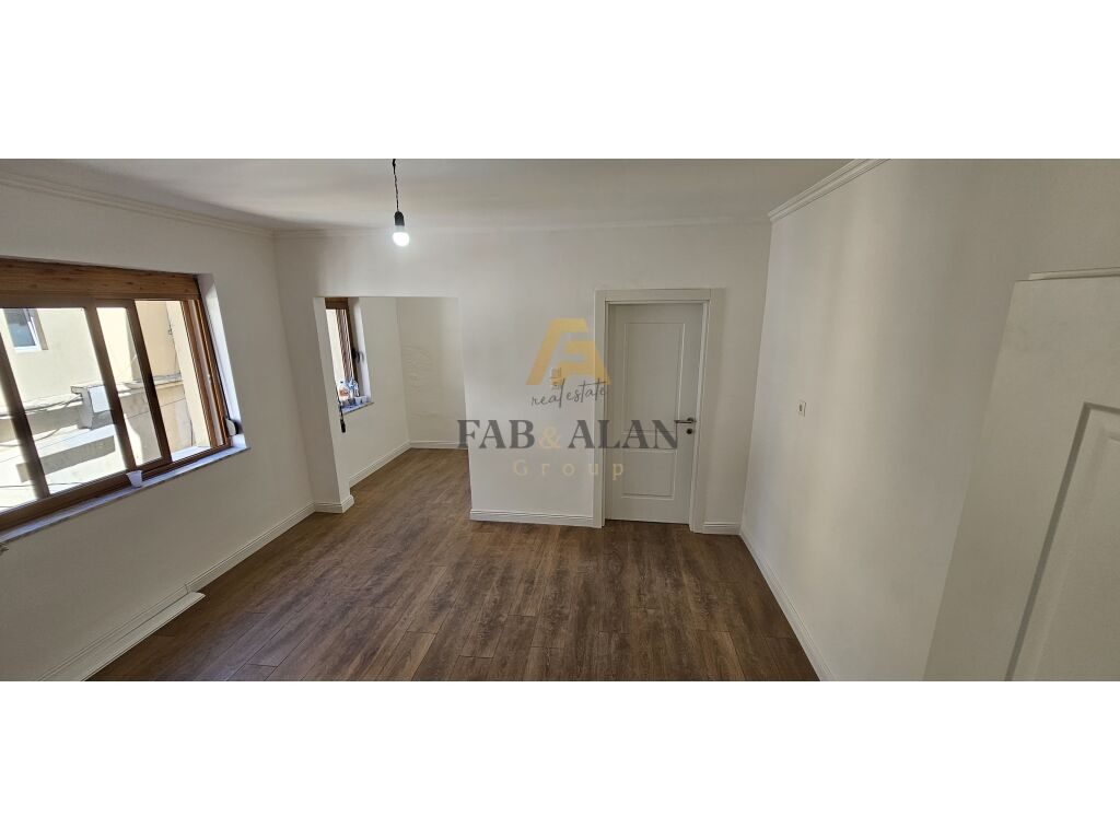 TE RRUGA BARDHYL APARTAMENT 3+1 PER SHITJE!