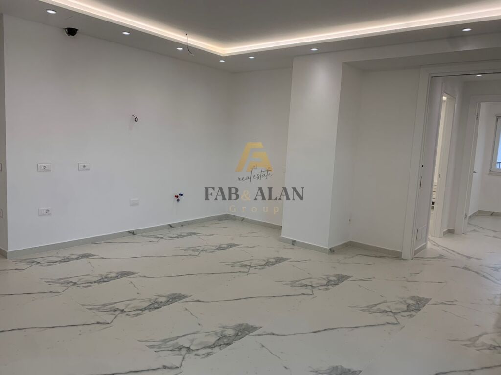 TEK MINE PEZA NE REZIDENCEN DONIKA CENTER APARTAMENT 2+1+2 PER QERA! 2