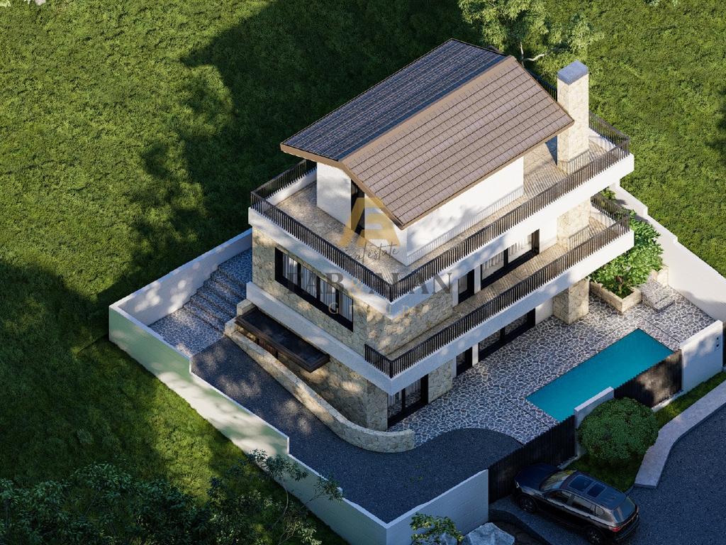 Vilë Private në Shitje – Sarandë
