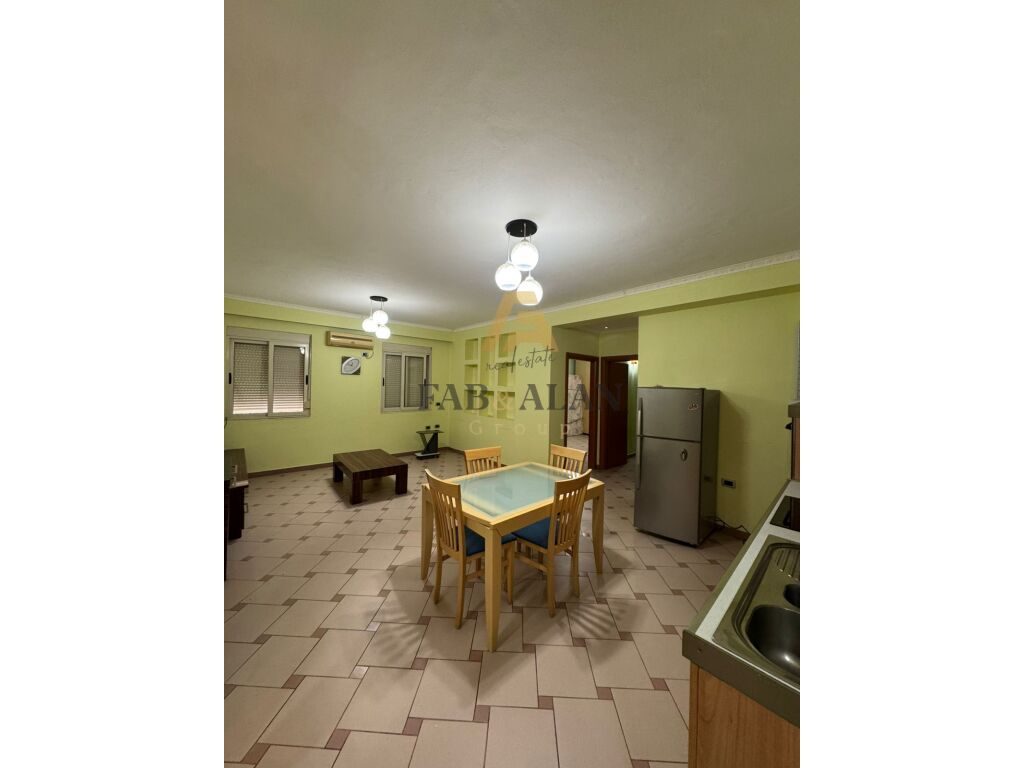 TE RRUGA DURRESIT APARTAMENT 2+1 ME QERA! 3