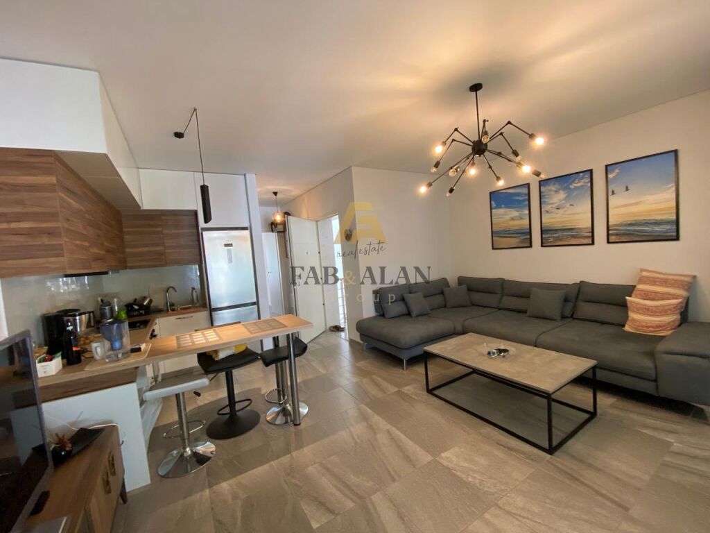 APARTAMENT 2+1 PER SHITJE TEK SAN PIETRO! 2