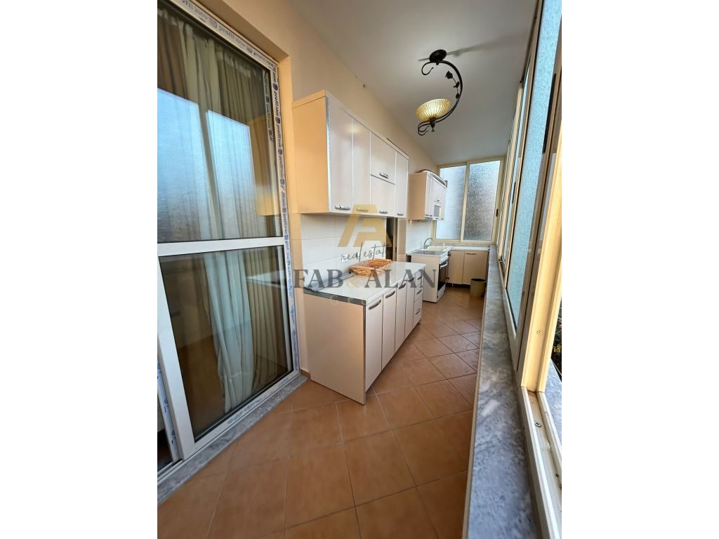 APARTAMENT 3+1+2 PER SHITJE TEK RRUGA BILL KLINTON! 3
