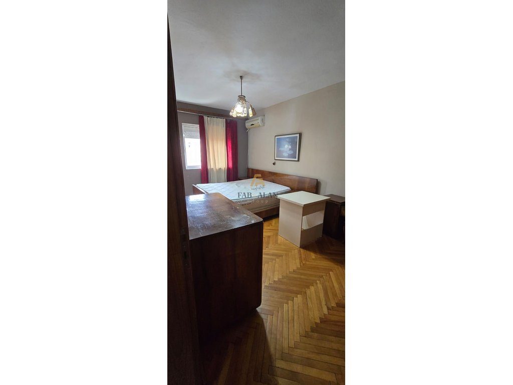 Apartament 3+1 për Shitje në Rrugën Brrakë, Pranë Fakultetit të Shkencave Çmimi: 195,000 € 4