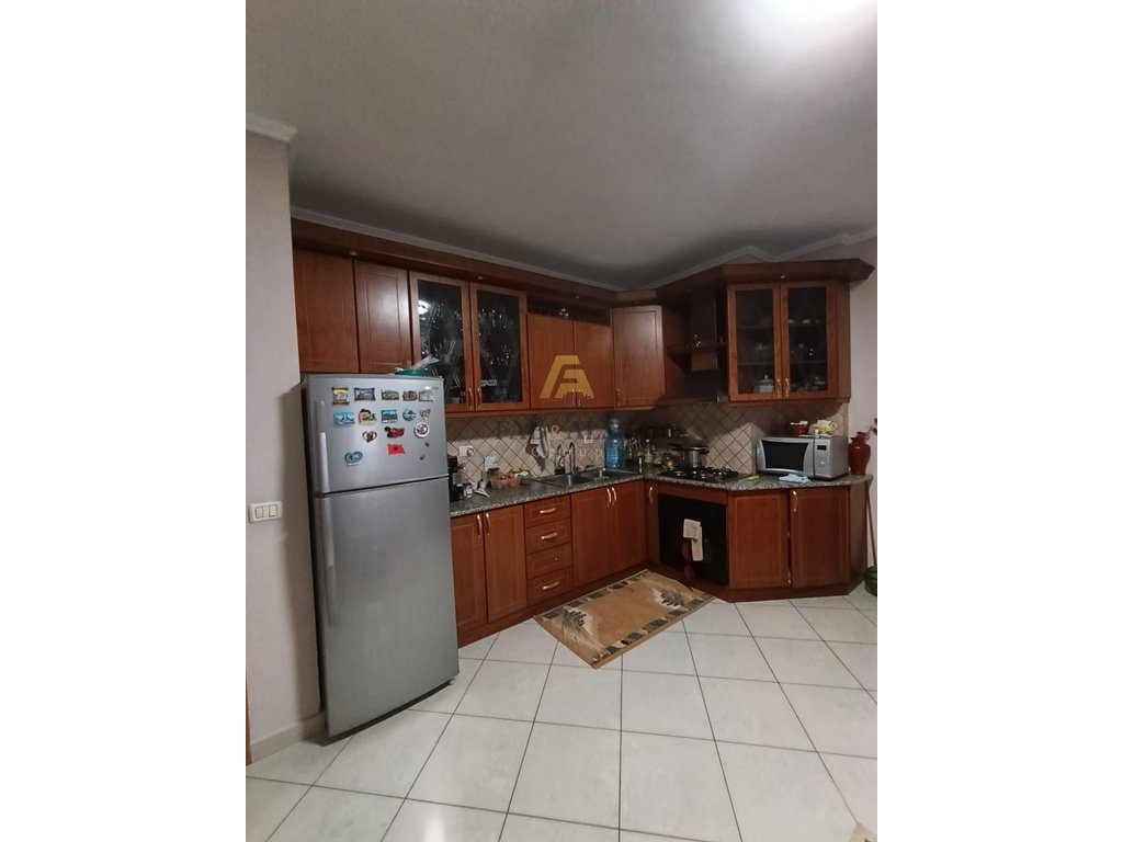 3+1+2 PER SHITJE NE DURRES PRANE STADJUMIT! 3