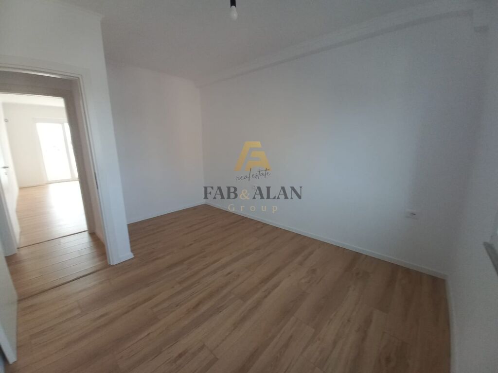 PRANE GJIMNAZIT A.Z.CAJUPI APARTAMENT 1+1 PER SHITJE! 4