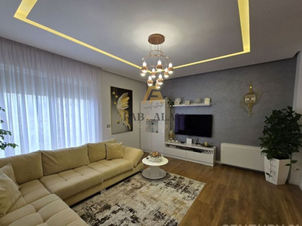 TEK KOPSHTI BOTANIK APARTAMENT 2+1+2 PER SHITJE!