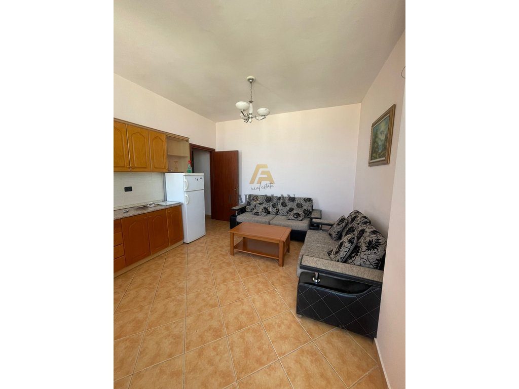 NE FRESK TEK RRUGA THESARIT APARTAMENT 2+1 PER SHITJE! 4