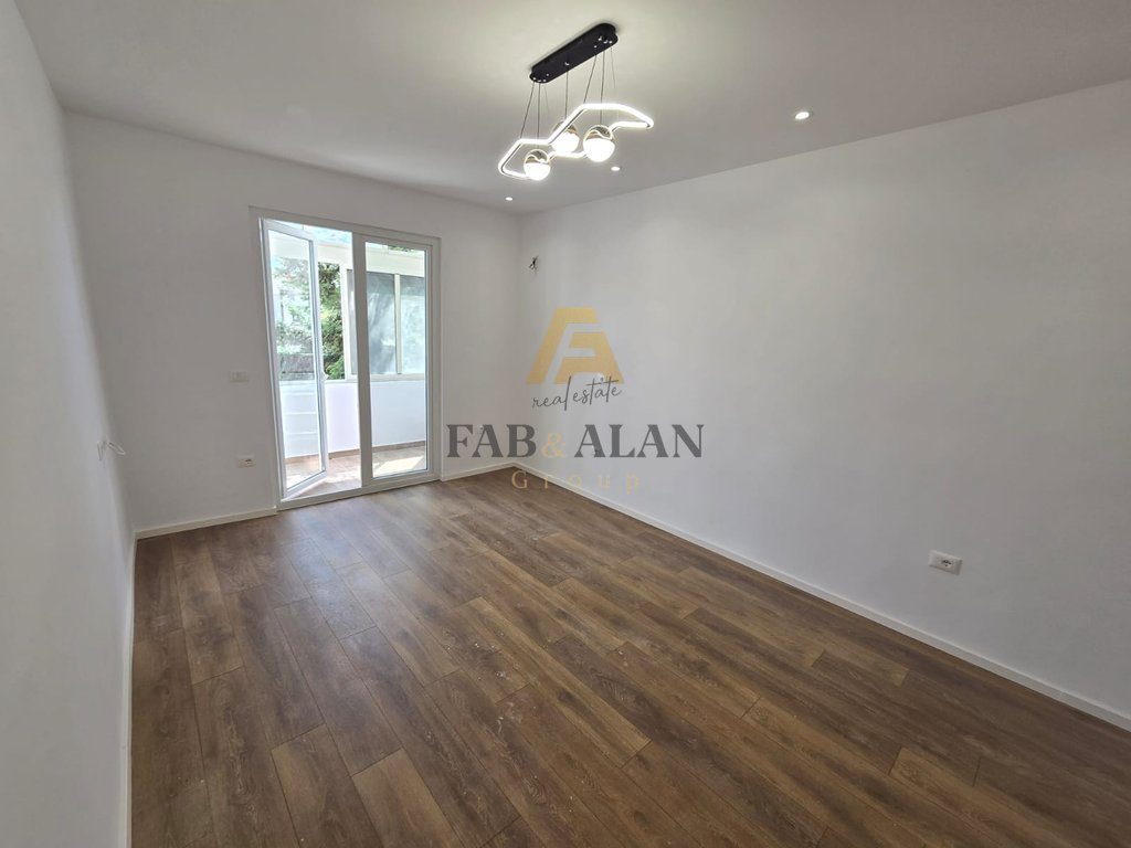 NE MYSLYM SHYR APARTAMENT 2+1+2 PER SHITJE!