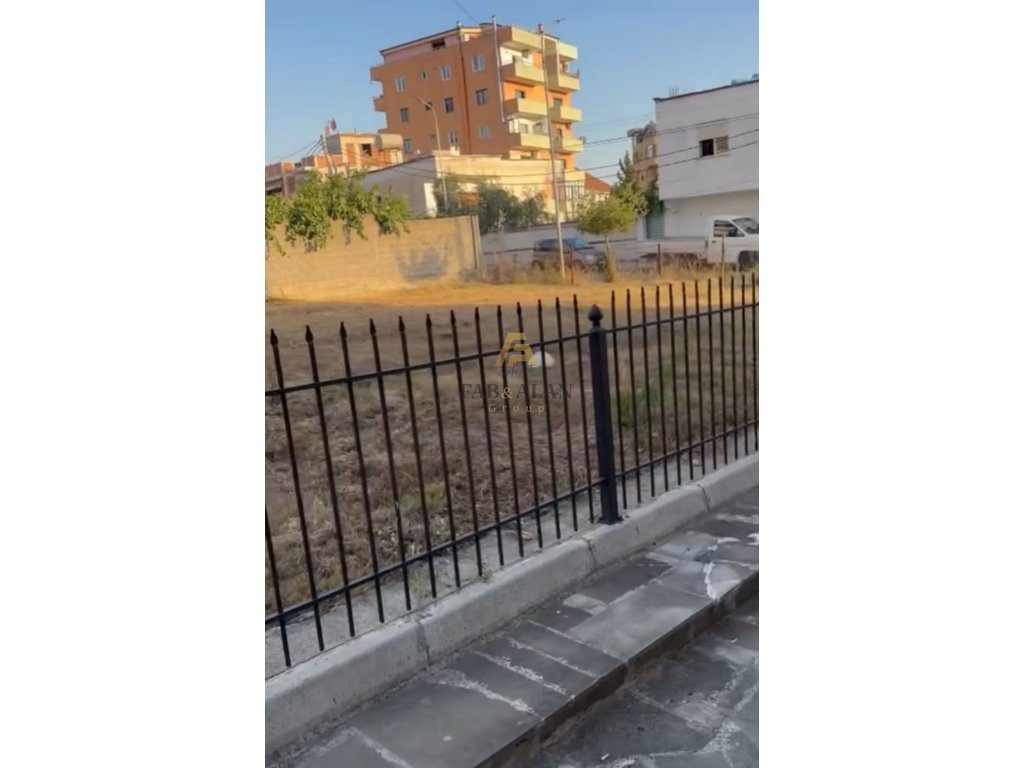 TEK KODRA E PRIFTIT 500 M2 TOKE PER SHITJE! 1