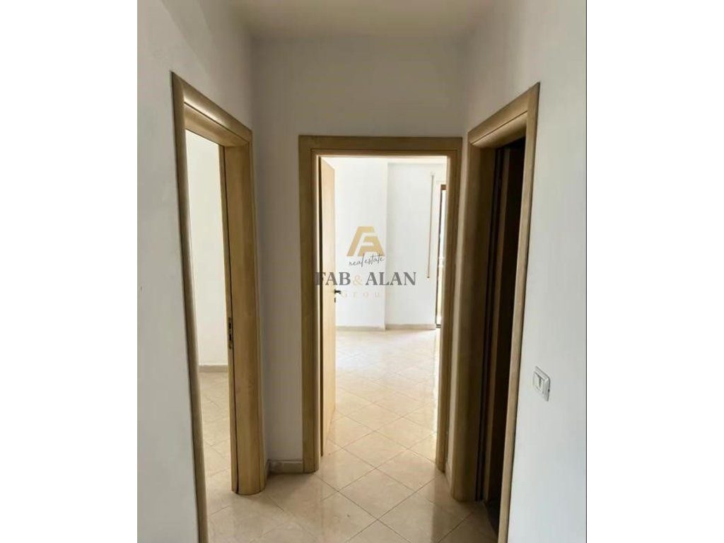 TEK CURRILAT NE DURRES APARTAMENT 2+1+2 PER SHITJE! 2