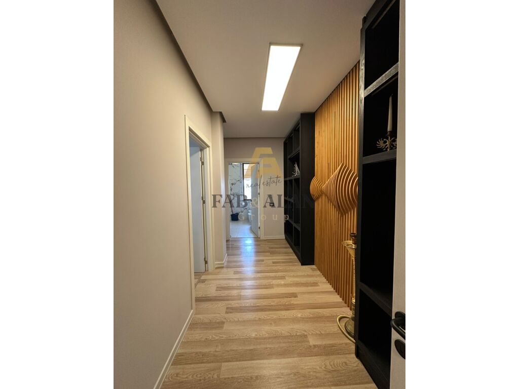 PRANE QESARAKES APARTAMENT LUKSOZ 2+1 PER SHITJE! 4