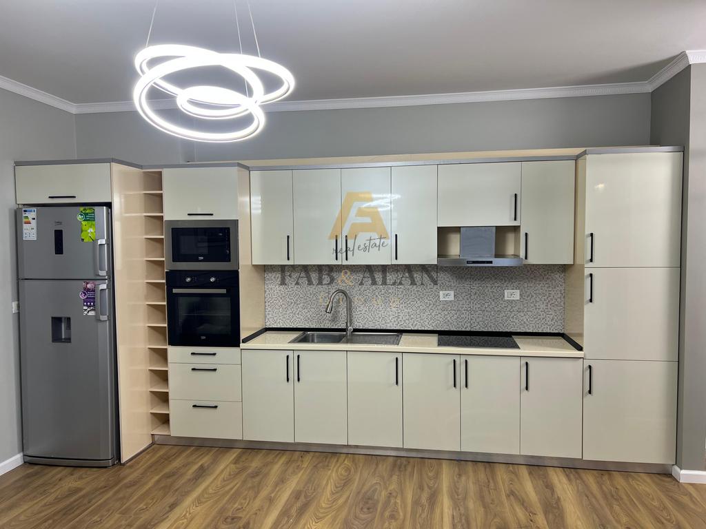 NE MISTO MAME APARTAMENT 2+1 PER SHITJE! 3