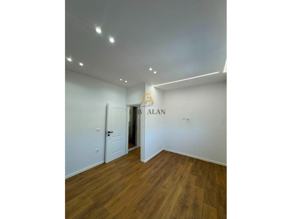 🏡 Shitet Apartament 2+1 – Rruga 4 Dëshmorët, Tiranë 4