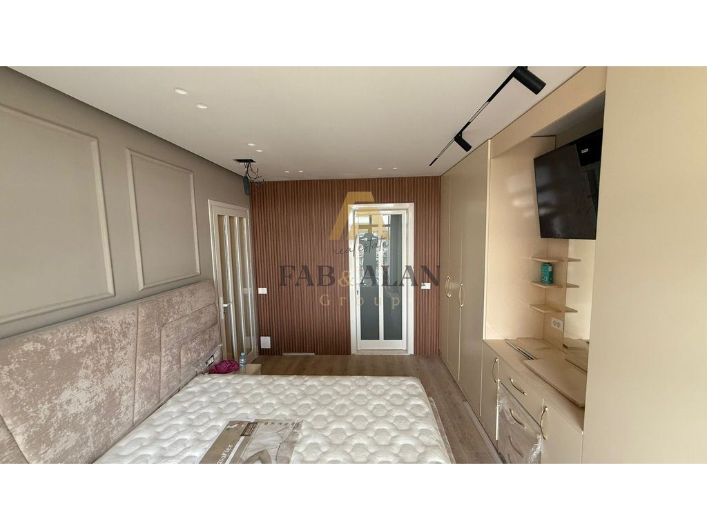 TEK SHKOLLA E BASHKUAR APARTAMENT 2+1 PER SHITJE! 4