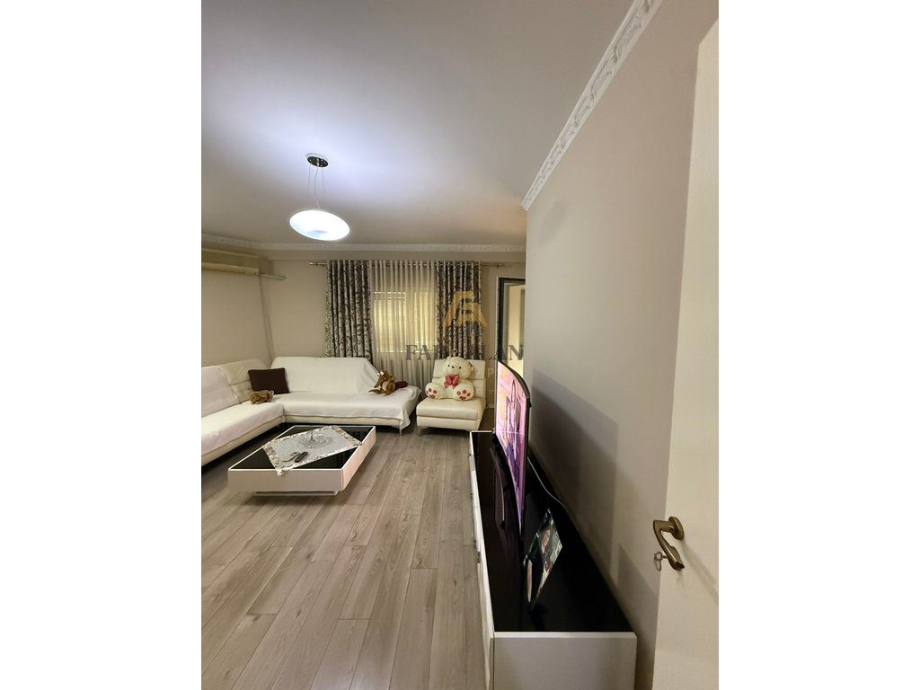 PER SHITJE APARTAMENT 2+1+2 TEK STACIONI TRENIT!