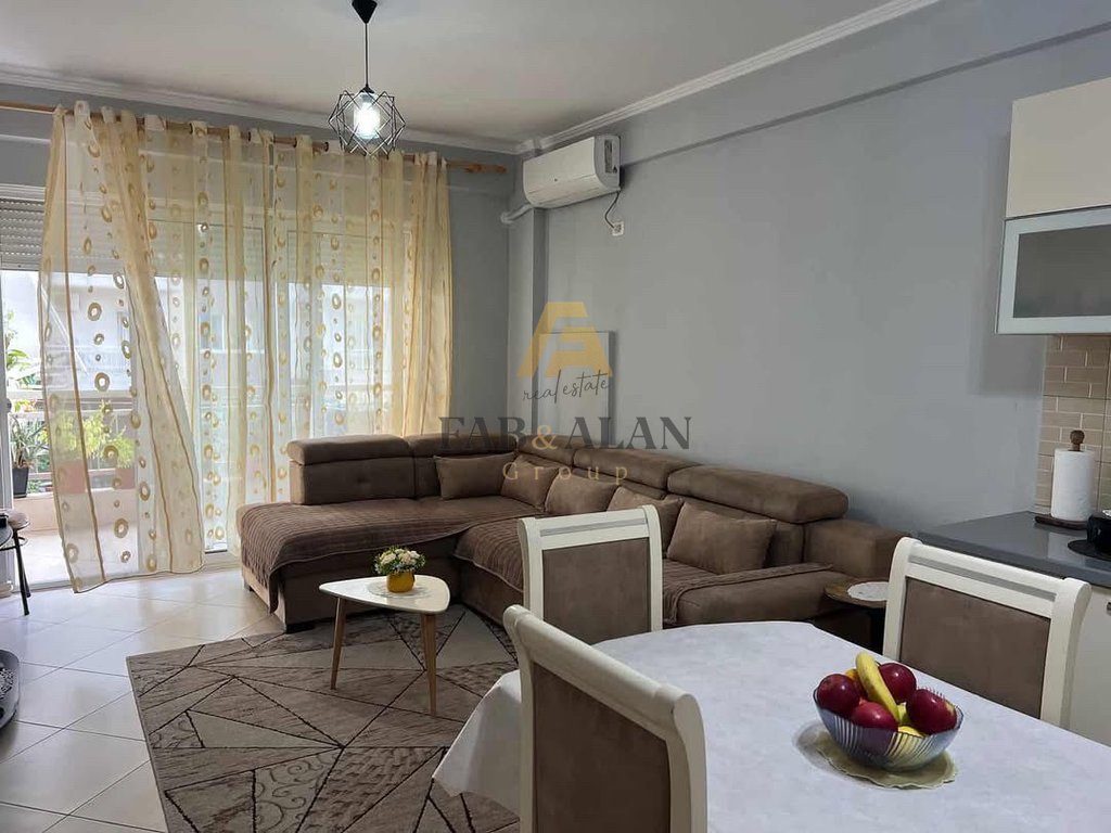 TEK RRUGA E TELEFERIKUT APARTAMENT 1+1 PER SHITJE!