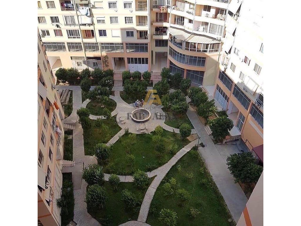 TEK FRATARI NE ASTIR APARTAMENT 1+1 PER SHITJE! 1