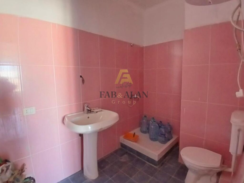 TEK FRATARI NE ASTIR APARTAMENT 1+1 PER SHITJE! 2