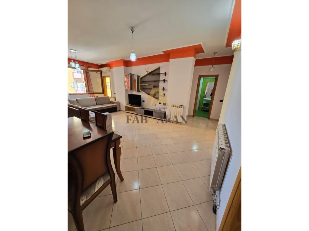 TEK ASTIRI (PALLATI EVERESTIT) APARTAMENT 3+1+2WC+2 BALLKONE PER SHITJE ! 2