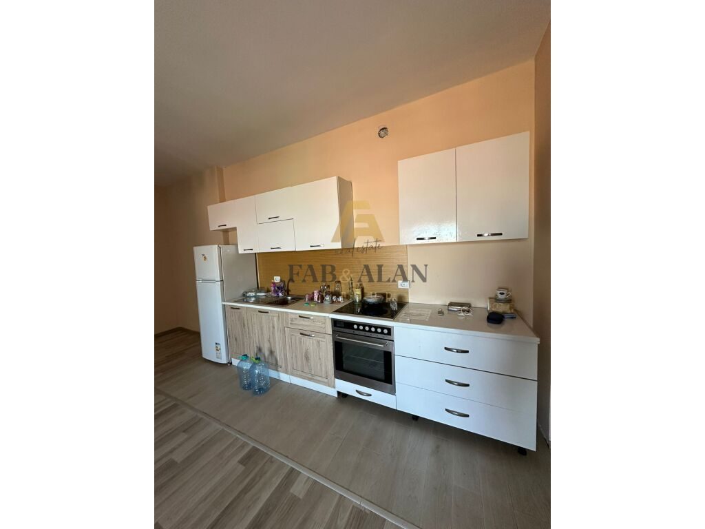 PRANE KOMISARIATIT NR.4 SUPER APARTAMENT 2+1 PER SHITJE! 2