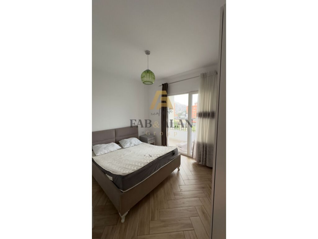 SUPER APARTAMENT 1+1 PER SHITJE TEK PALLATI AL POINT, RRUGA E DIBRES! 4