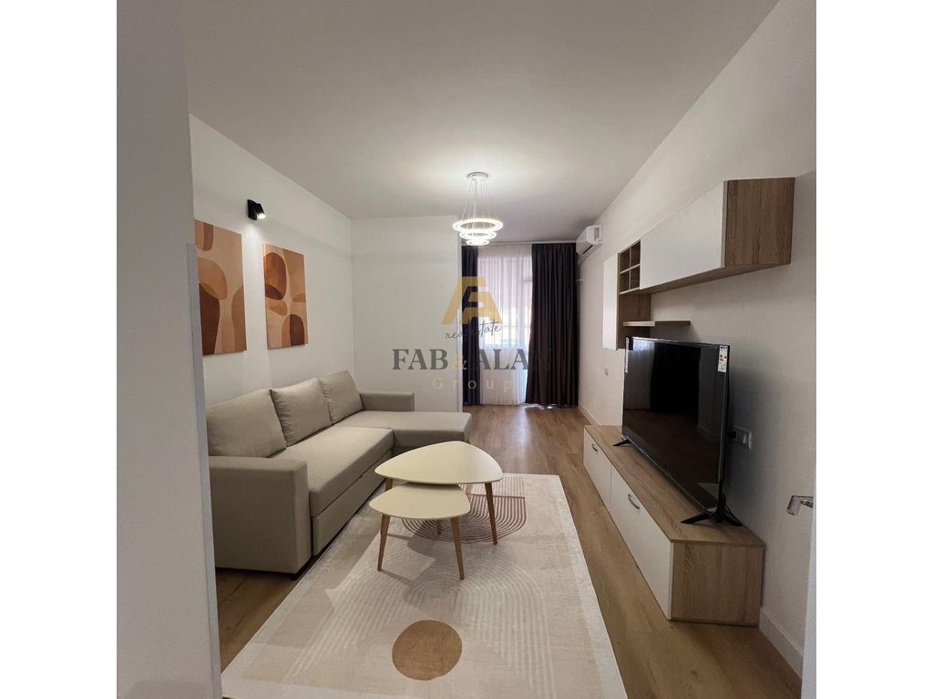 Jepet me qera apartament 1+1 rruga:Islam Alla 85m2,kati i 5 me ashensor,me verande te madhe, i pabanuar me pare 70.000 leke