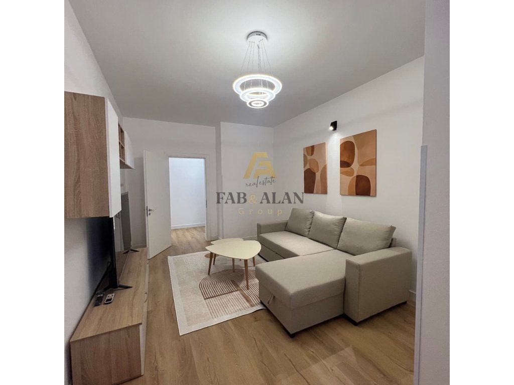 Jepet me qera apartament 1+1 rruga:Islam Alla 85m2,kati i 5 me ashensor,me verande te madhe, i pabanuar me pare 70.000 leke 2