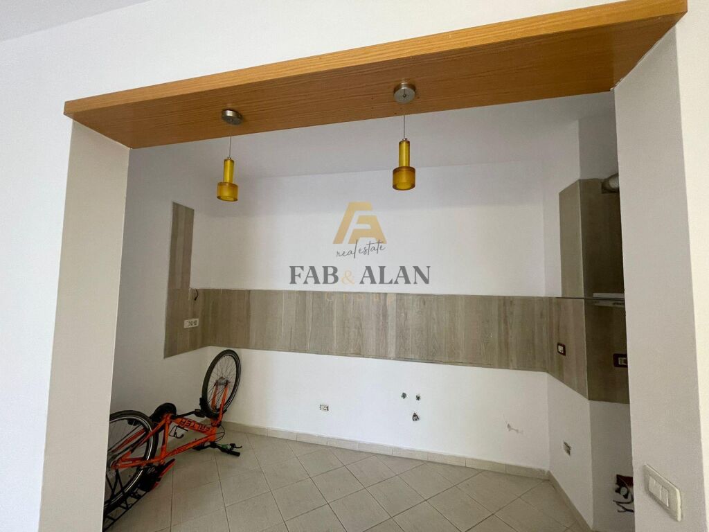 APARTAMENT 2+1 PER SHITJE TEK ISH PARKU! 2