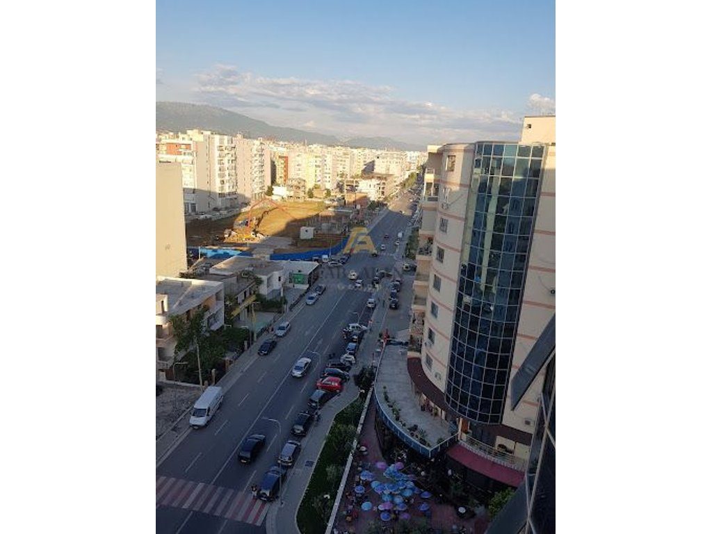 TEK FRATARI NE ASTIR APARTAMENT 2+1+2 PER SHITJE! 1