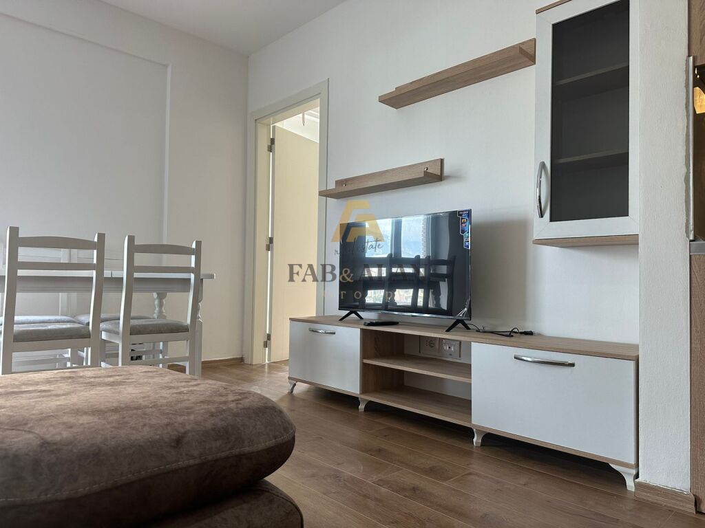 TEK ISH PROFARMA APARTAMENT 3+1+2 PER SHITJE! 3