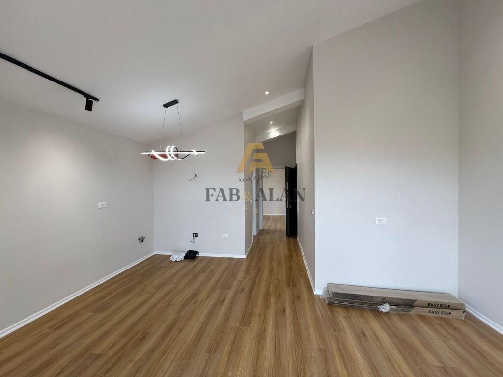 NE PLAZH DURRES APARTAMENT 1+1 PER SHITJE!