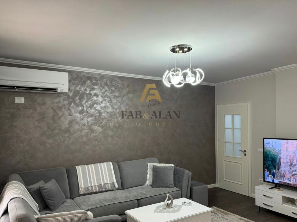 TEK SELVIA APARTAMENT 2+1+2 PER SHITJE!