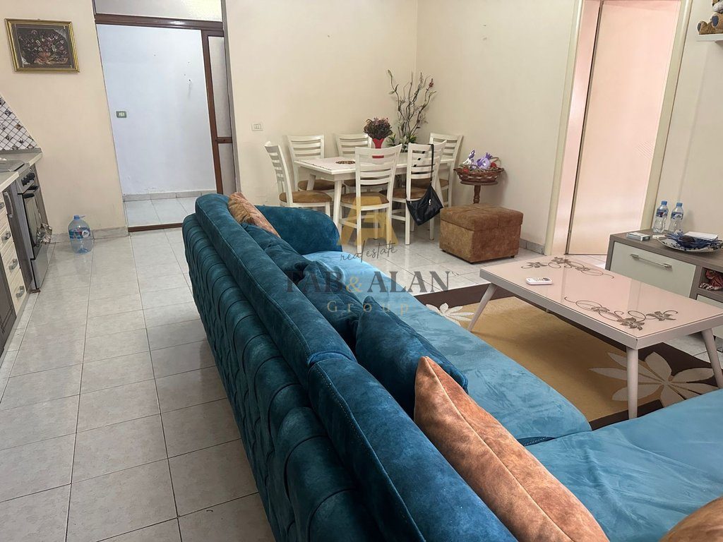 NE LAPRAKE TEK PALLATET E ARABIT APARTAMENT 2+1 PER SHITJE! 2