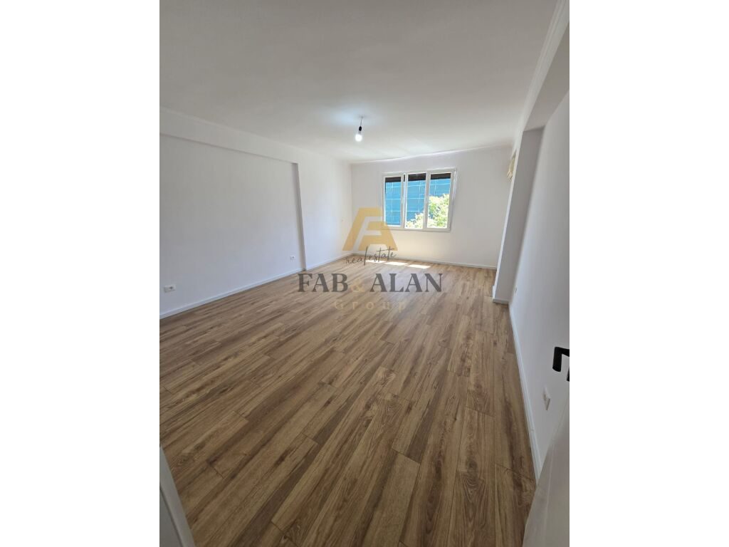 APARTAMENT 1+1 PER SHITJE TEK SHKOLLA E KUQE!