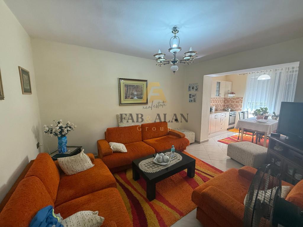 TEK OXHAKU APARTAMENT 3+1+BALLKON PER SHITJE!