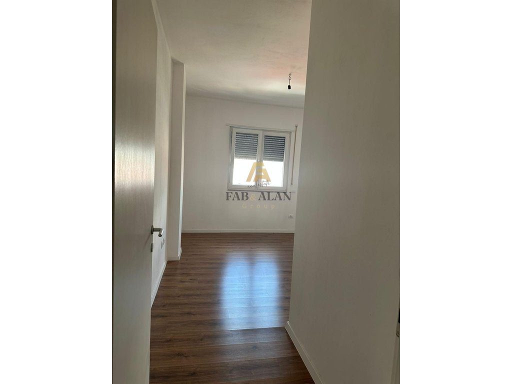NE KAMEZ TEK RRUGA MIQESIA APARTAMENT 2+1 PER SHITJE! 4