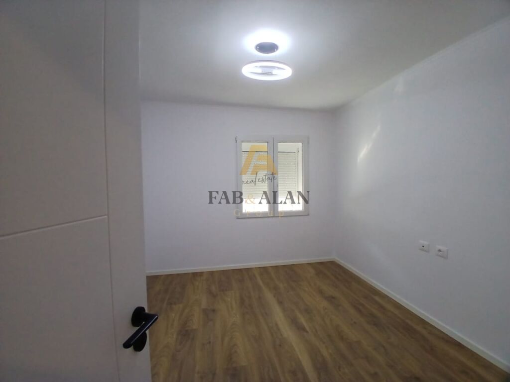 TEK TREGU ELEKTRIK APARTAMENT 2+1 PER SHITJE! 3