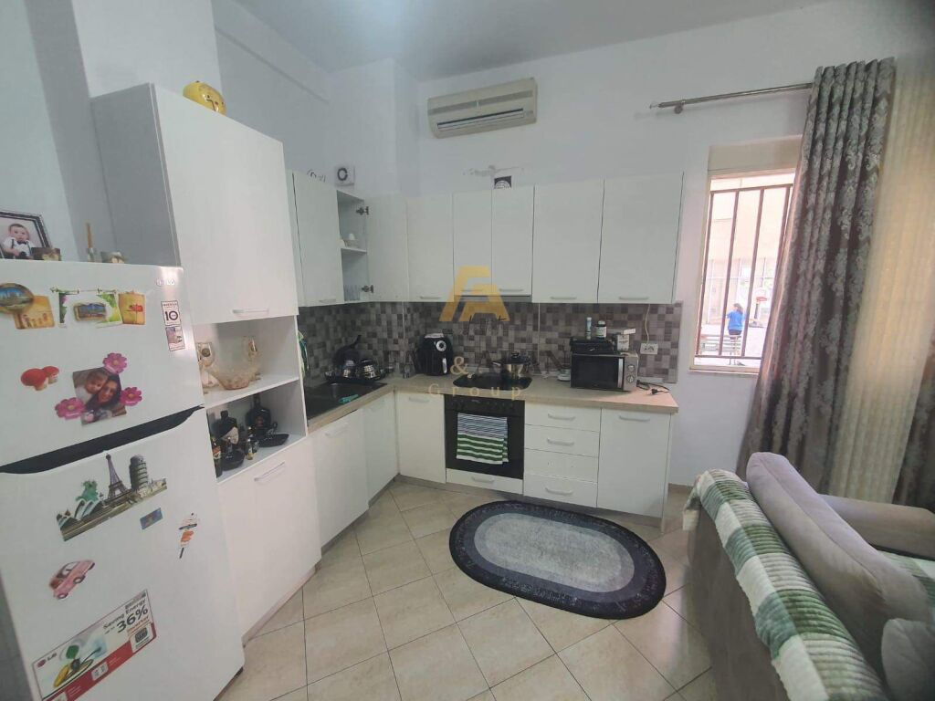 TEK FRESKU APARTAMENT 1+1 PER SHITJE! 2